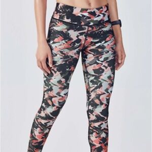 FABLETICS Size XL Pink Camo Pattern Terracotta Salar Leggings EUC